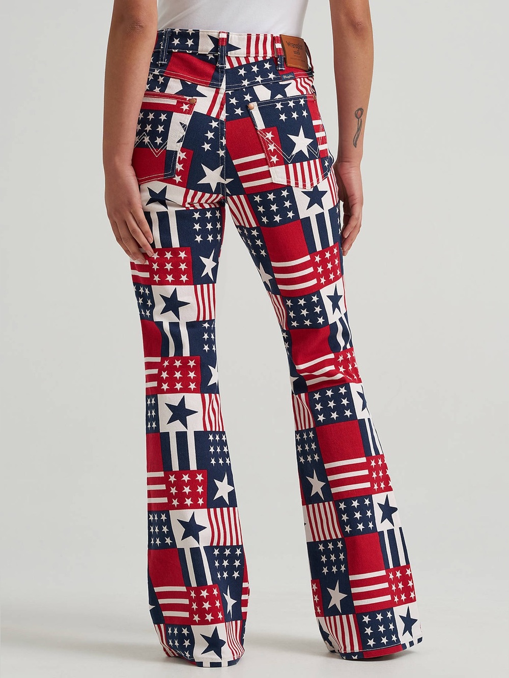 WRANGLER® X 250 YEARS OF AMERICA RETRO BAILEY FLARE PRINT JEAN - 31 x 32 - Picture 3 of 9